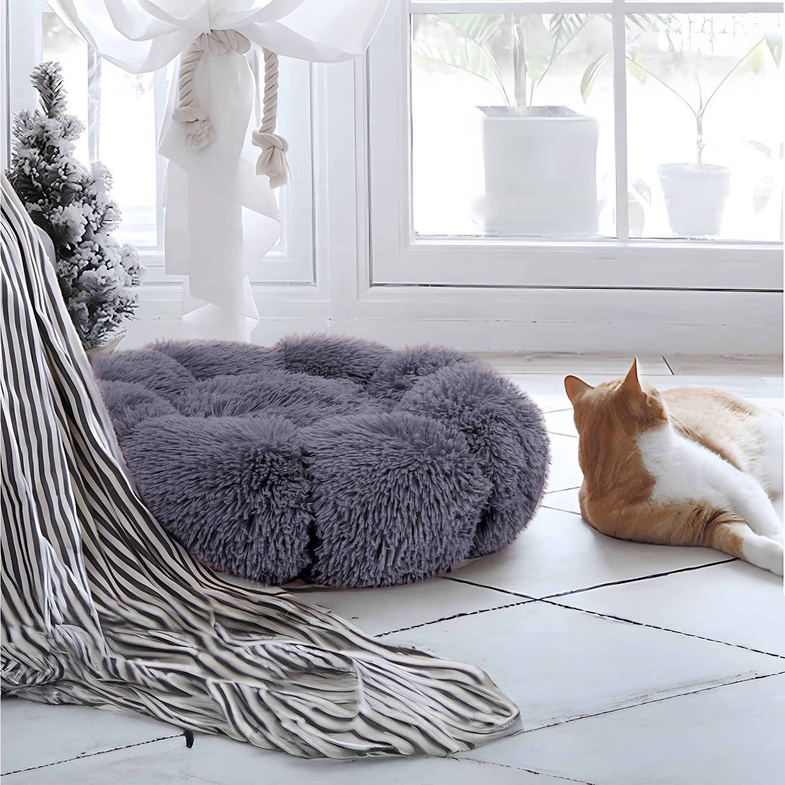 Sennaux Calming Pet Bed for Dogs Cats Soft Flower-Shape Plush Dog Bed, Dark Gray, 19.7"