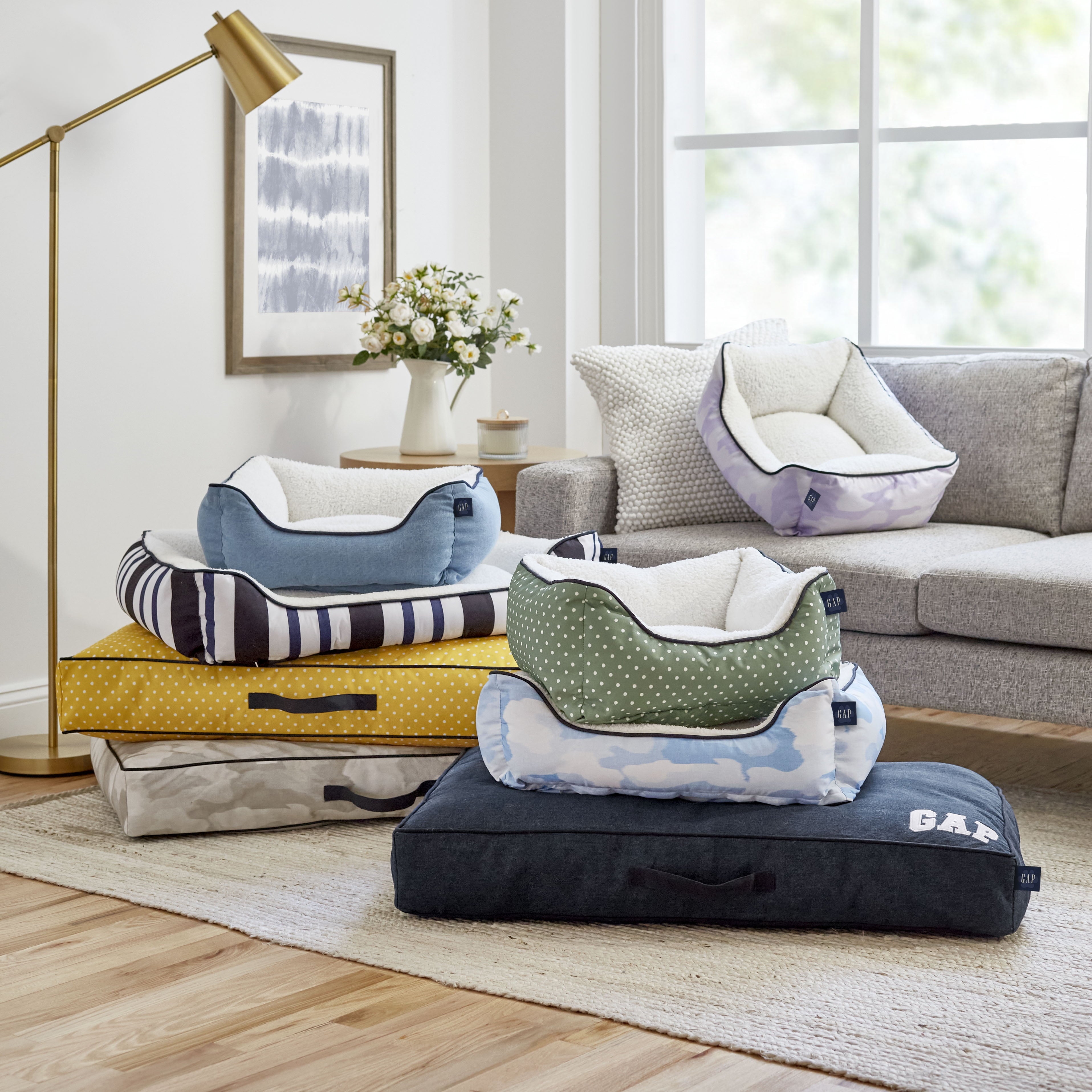 Gap Rugby Stripe Flat Pet Bed, Recycled Polyester with Zipper Closure Cover, Small 36"x24", Navy