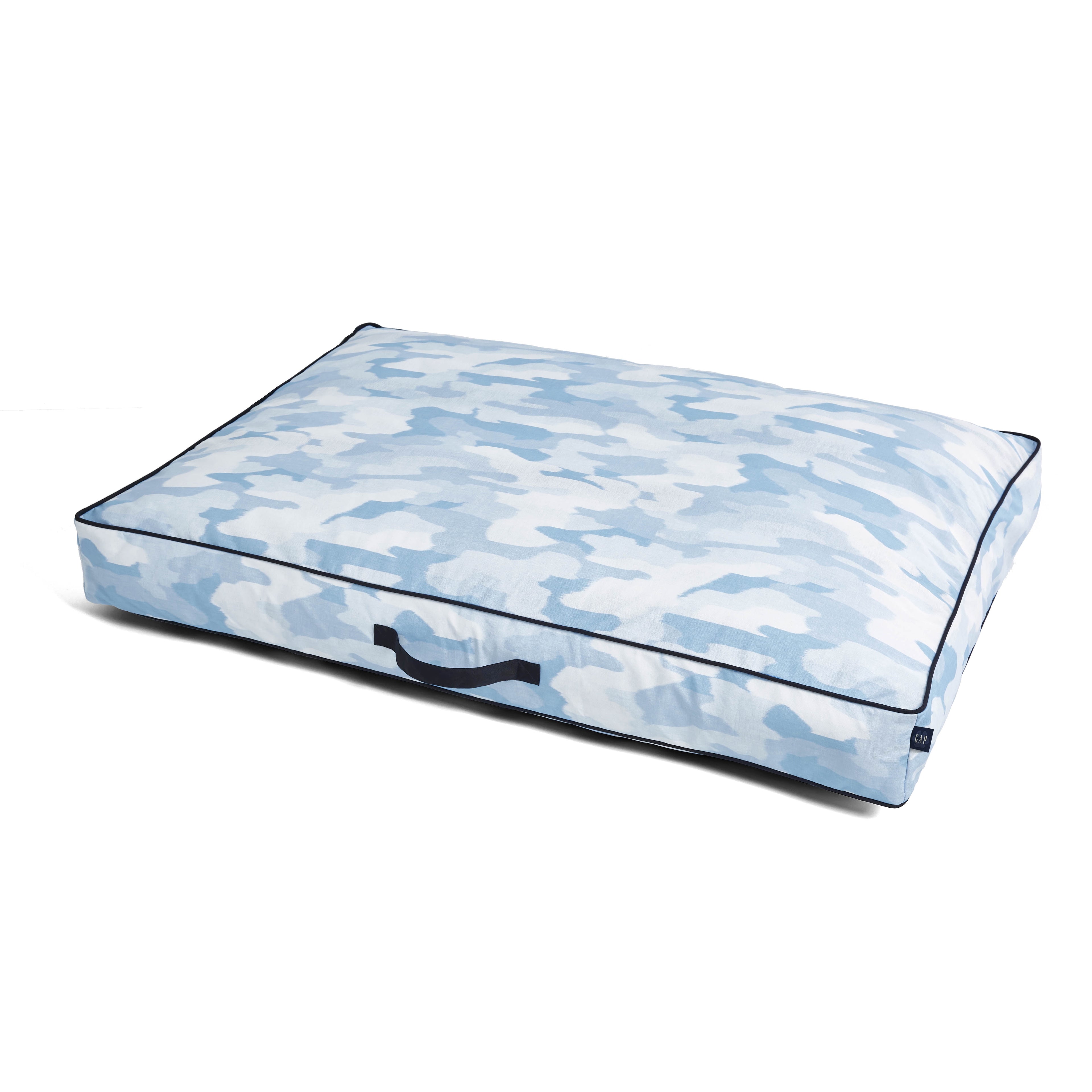 Gap Rugby Stripe Flat Pet Bed, Recycled Polyester with Zipper Closure Cover, Small 36"x24", Navy